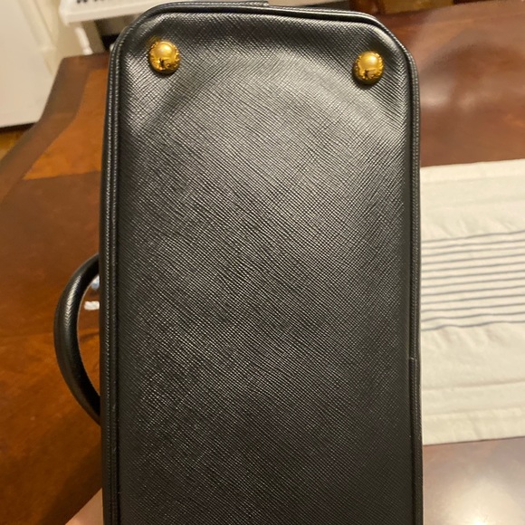 🛑SOLD🛑 Prada saffiano galleria Small - Picture 9 of 13